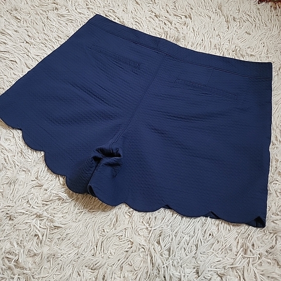 Lilly Pulitzer Shorts Buttercup Navy Blue Scallop Hem Size 12 Preppy Quiet Lux - Picture 10 of 11
